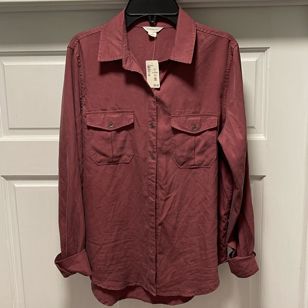 NWT Aeropostale Women’s Button Down Shirt- Medium